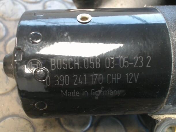Foto: SCHEIBENWISCHERMOTOR VORN eines Volvo V40 1.9 D
