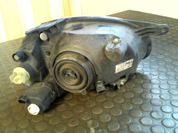 Foto: SCHEINWERFER LINKS eines Opel Corsa 12V