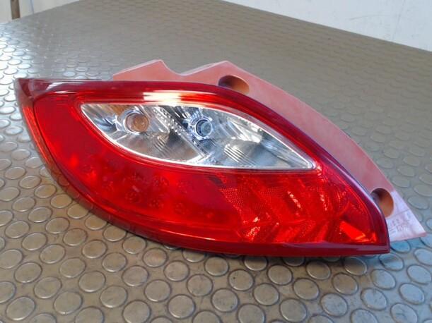 Foto: HECKLEUCHTE / RÜCKLICHT LINKS eines Mazda 2 1.3 Sport