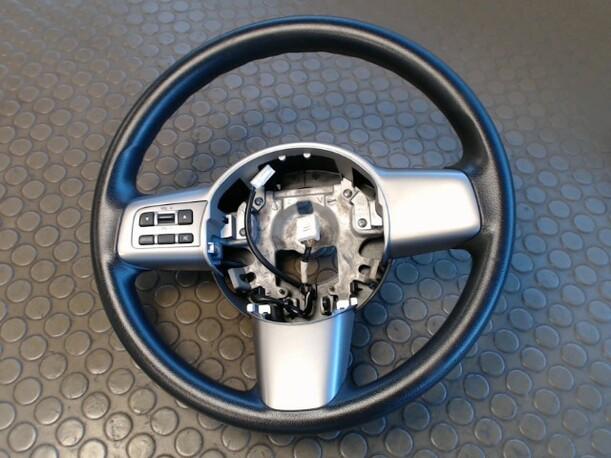 Foto: LENKRAD eines Mazda 2 1.3 Sport