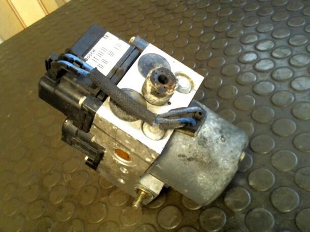 Foto: HAUPTBREMSAGGREGAT ABS eines Opel Astra 1.7 CDTI Caravan