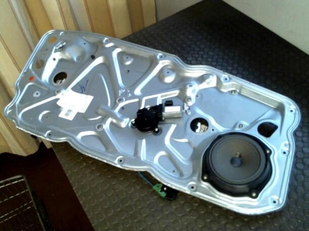Foto: FENSTERHEBER ELEKTRISCH LINKS (2/3-TÜRER) eines Fiat Stilo 1.4 16V