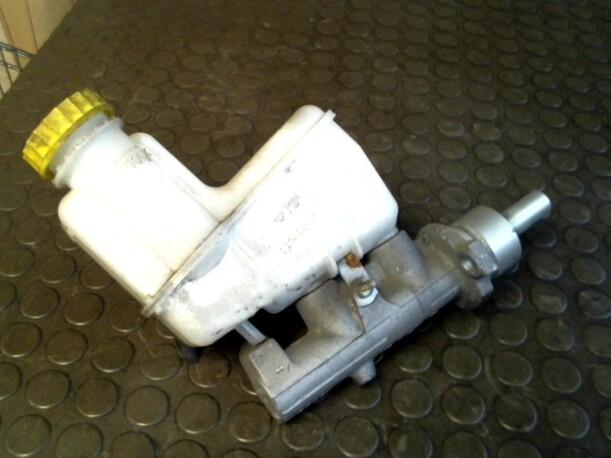 Foto: HAUPTBREMSZYLINDER eines Fiat Stilo 1.4 16V