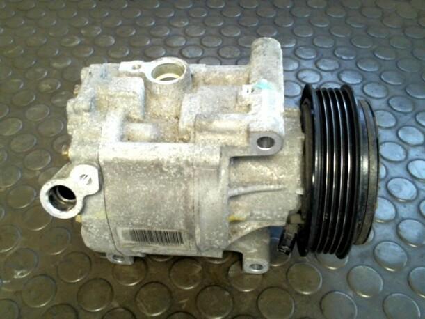 Foto: KOMPRESSOR KLIMAANLAGE eines Fiat Stilo 1.4 16V