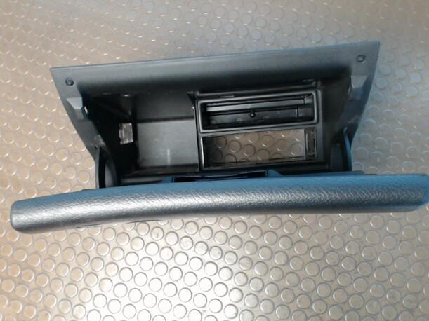 Foto: HANDSCHUHFACH eines Opel Vectra 2.2 Caravan