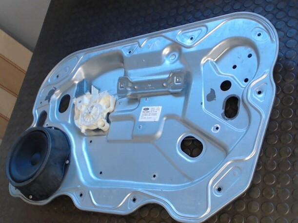Foto: FENSTERHEBER ELEKTR. VORN RECHTS (4/5-TÜRER) eines Ford Focus Turnier 1.6 TDCi DPF Eco