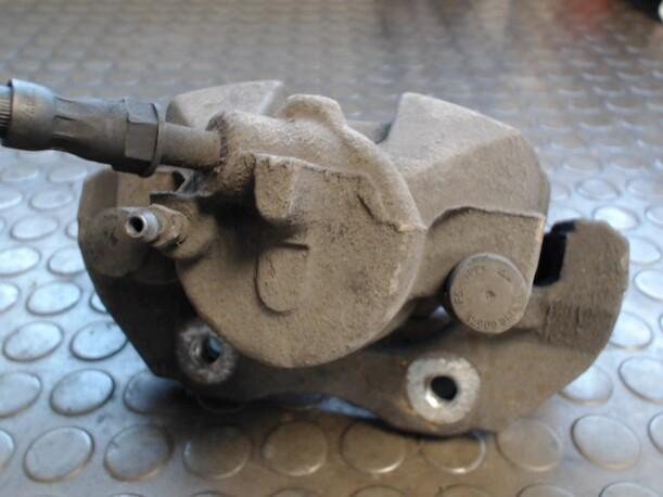 Foto: BREMSSATTEL VORN LINKS eines Ford Focus Turnier 1.6 TDCi DPF