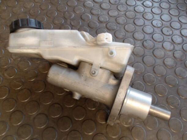 Foto: HAUPTBREMSZYLINDER eines Ford Focus Turnier 1.6 TDCi DPF