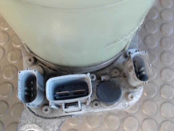 Foto: PUMPE SERVOLENKUNG eines Ford Focus Turnier 1.6 TDCi DPF
