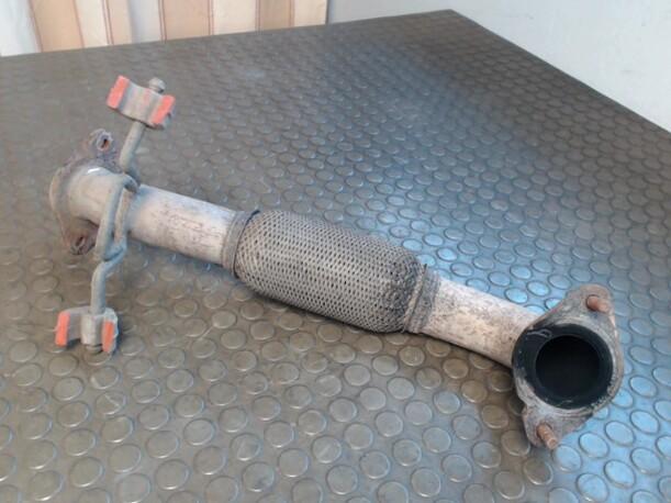 Foto: AUSPUFFROHR eines Ford Focus Turnier 1.6 TDCi DPF
