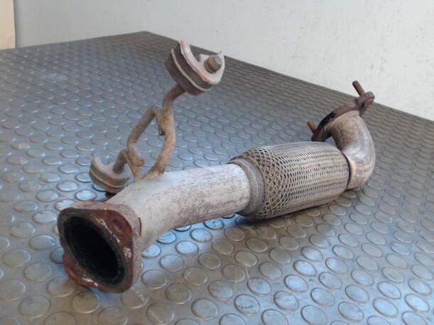Foto: AUSPUFFROHR eines Ford Focus Turnier 1.6 TDCi DPF