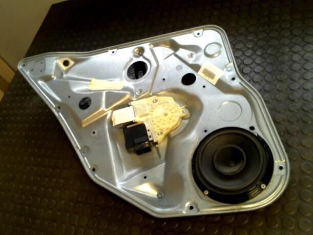 Foto: FENSTERHEBER ELEKTRISCH HINTEN LINKS eines Seat Ibiza 1.2 12V