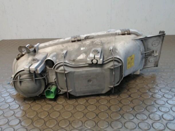 Foto: SCHEINWERFER LINKS eines Mazda 121