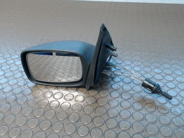 Foto: AUSSENSPIEGEL MECHANISCH LINKS eines Mazda 121