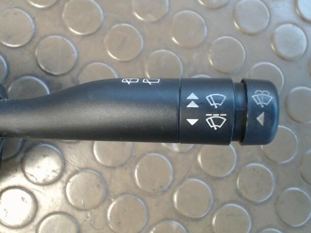 Foto: KOMBISCHALTER eines Mazda 121