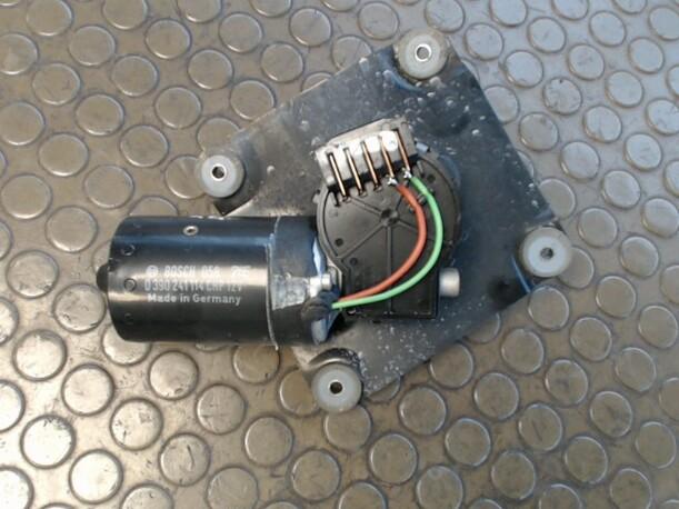 Foto: SCHEIBENWISCHERMOTOR VORN eines Mitsubishi Carisma 1600