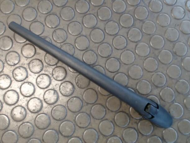 Foto: SCHEIBENWISCHERARM HINTEN eines Alfa Romeo 156 Sportwagon 2.0 JTS Selespeed