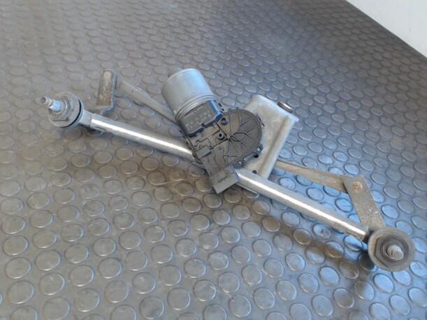Foto: SCHEIBENWISCHERMOTOR VORN eines Peugeot 206 SW 75