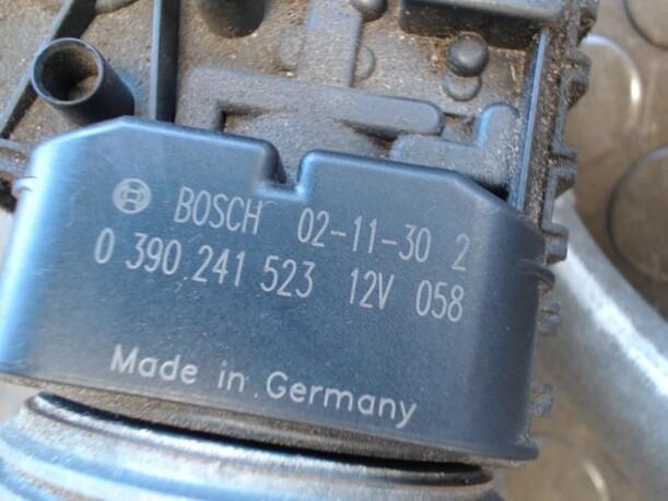 Foto: SCHEIBENWISCHERMOTOR VORN eines Peugeot 206 SW 75