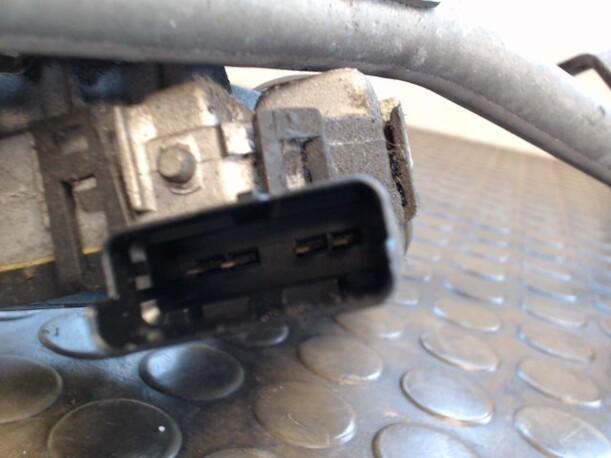 Foto: SCHEIBENWISCHERMOTOR VORN eines Peugeot 206 SW 75