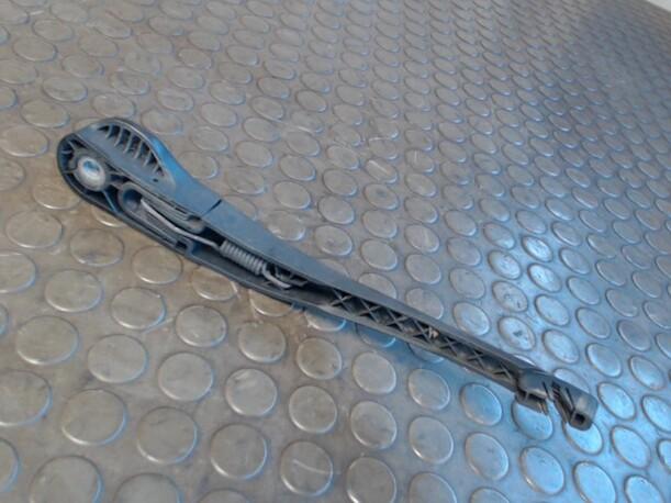 Foto: SCHEIBENWISCHERARM HINTEN eines Peugeot 206 SW 75