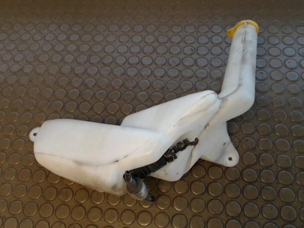 Foto: SCHEIBENWASCHBEHÄLTER eines Opel Astra 1.6 Caravan