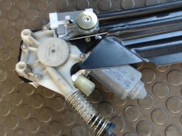 Foto: FENSTERHEBER ELEKTRISCH HINTEN LINKS eines BMW 523i
