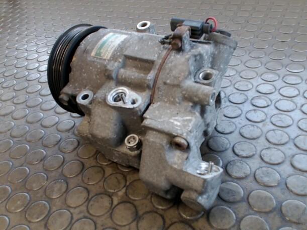 Foto: KOMPRESSOR KLIMAANLAGE eines Mercedes-Benz A 140 Sunnyboy