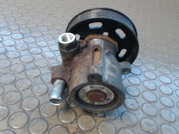 Foto: PUMPE SERVOLENKUNG eines Seat Toledo 1.6 Sunnyboy