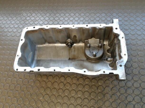 Foto: ÖLWANNE eines Seat Toledo 1.6
