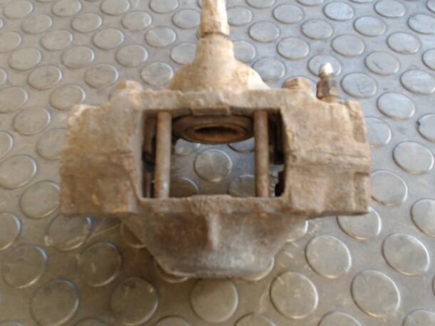 Foto: BREMSSATTEL HINTEN RECHTS (GIRLING) eines Mercedes-Benz 190 D Sunnyboy