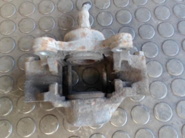 Foto: BREMSSATTEL HINTEN RECHTS (GIRLING) eines Mercedes-Benz 190 D Sunnyboy