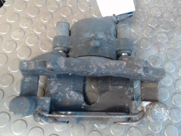 Foto: BREMSSATTEL VORN RECHTS eines Volvo 850 2.5-10V Sunnyboy