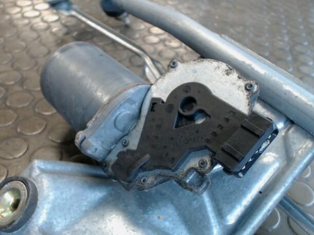 Foto: SCHEIBENWISCHERMOTOR VORN eines Ford Puma Sunnyboy