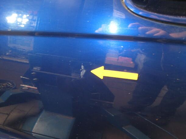 Foto: TÜR VORNE LINKS eines Ford Puma Sunnyboy