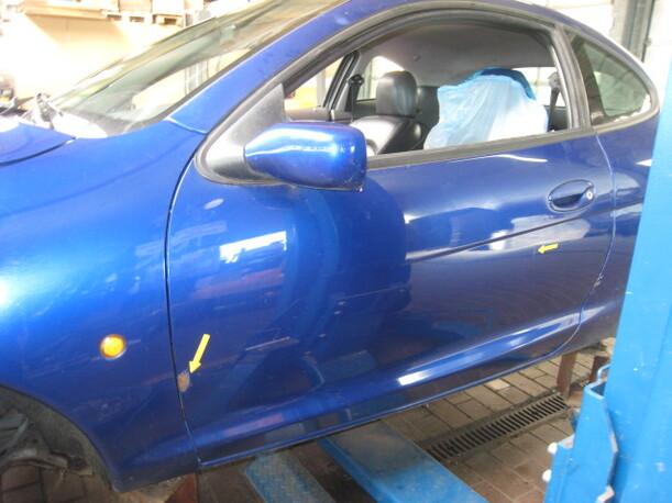 Foto: TÜR VORNE LINKS eines Ford Puma Sunnyboy