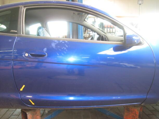 Foto: TÜR VORNE RECHTS eines Ford Puma Sunnyboy