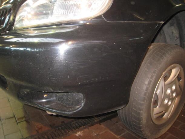 Foto: STOßFÄNGER / STOßSTANGE VORNE eines Kia Carnival V6 Sunnyboy