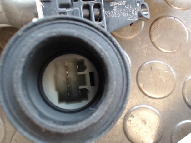 Foto: FENSTERHEBER ELEKTR HINTEN LINKS eines Daihatsu Sirion 1.3 Sunnyboy