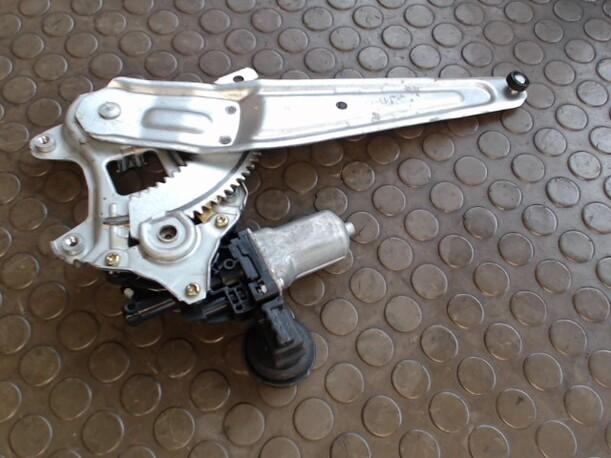 Foto: FENSTERHEBER ELEKTR HINTEN LINKS eines Daihatsu Sirion 1.3 Sunnyboy