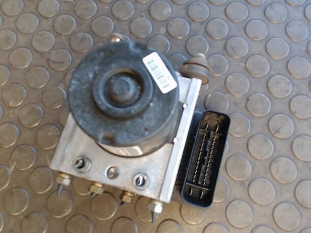 Foto: HAUPTBREMSAGGREGAT ABS eines Daihatsu Sirion 1.3 Sunnyboy