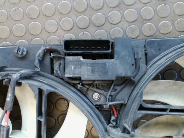 Foto: ELEKTROLÜFTER eines Opel Vectra 2.0 DTI Caravan Sunnyboy