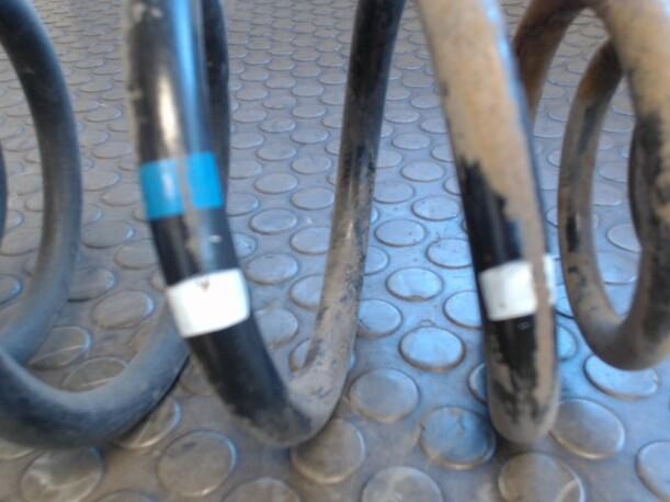 Foto: HINTERFEDER RECHTS eines BMW 316i Sunnyboy