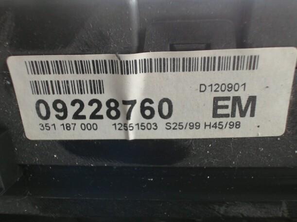 Foto: TACHOEINHEIT eines Opel Zafira 1.6 Sunnyboy