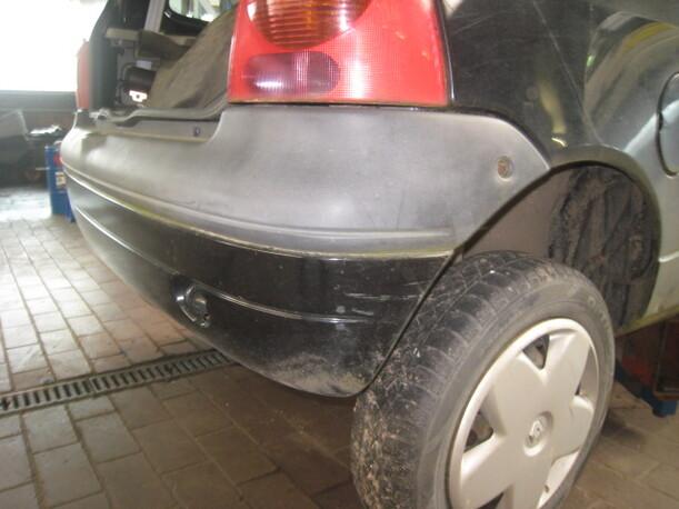 Foto: STOßSTANGE / STOSSFÄNGER HINTEN eines Renault Twingo 1.2 Sunnyboy
