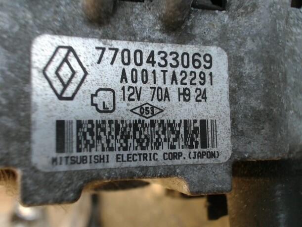 Foto: LICHTMASCHINE eines Renault Twingo 1.2 Sunnyboy