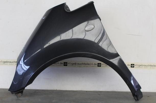 Foto: KOTFLÜGEL LINKS eines Mercedes-Benz A 160 Sunnyboy