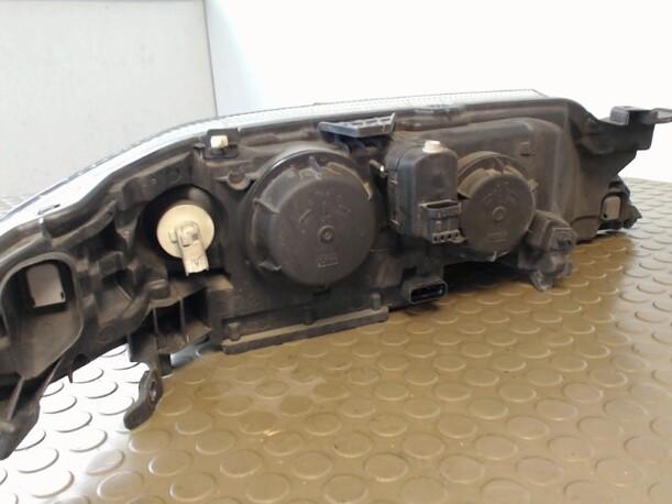 Foto: SCHEINWERFER LINKS eines Renault Laguna 1.9 dCi Sunnyboy