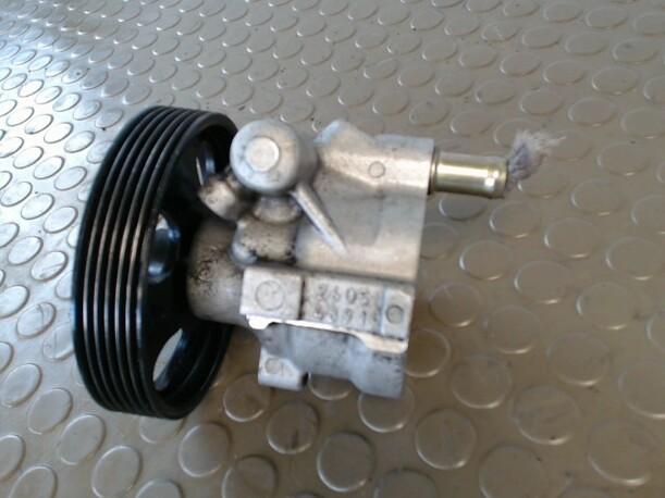 Foto: PUMPE SERVOLENKUNG eines Renault Laguna 1.9 dCi Sunnyboy