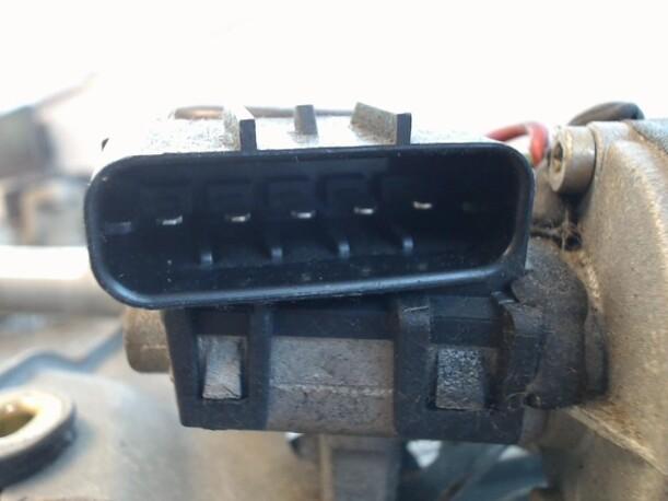 Foto: SCHEIBENWISCHERMOTOR VORN eines Opel Vectra 1.6 Sunnyboy